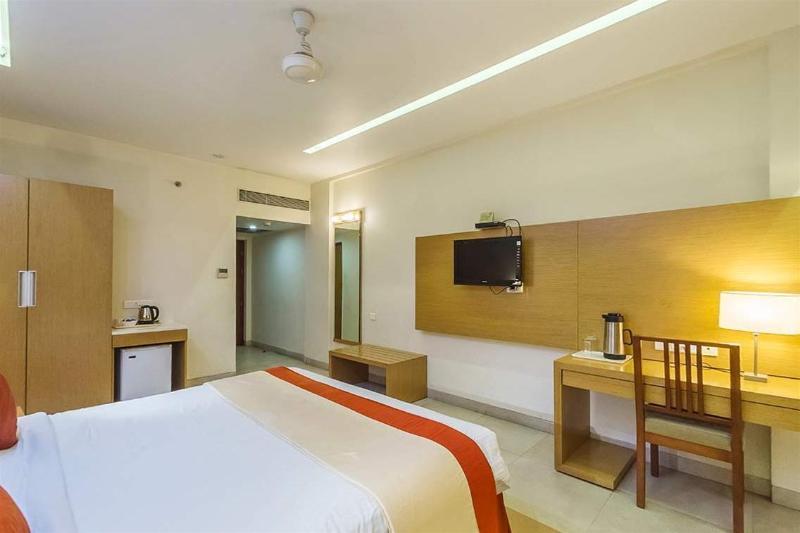 Hotel Mb International Palace Side Mysore Εξωτερικό φωτογραφία