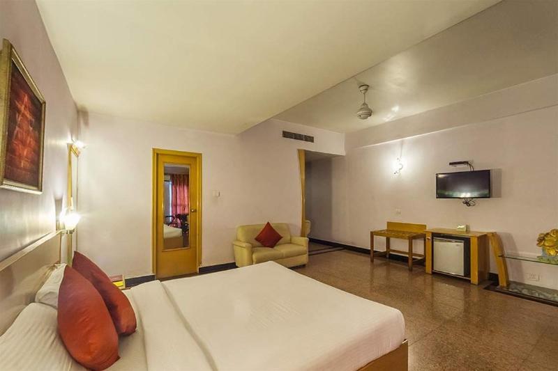 Hotel Mb International Palace Side Mysore Εξωτερικό φωτογραφία