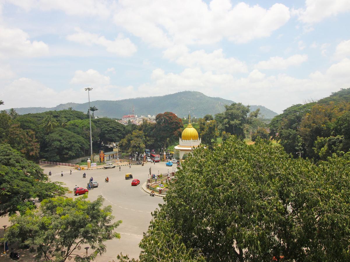 Hotel Mb International Palace Side Mysore Εξωτερικό φωτογραφία