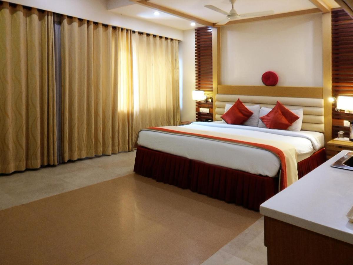 Hotel Mb International Palace Side Mysore Εξωτερικό φωτογραφία