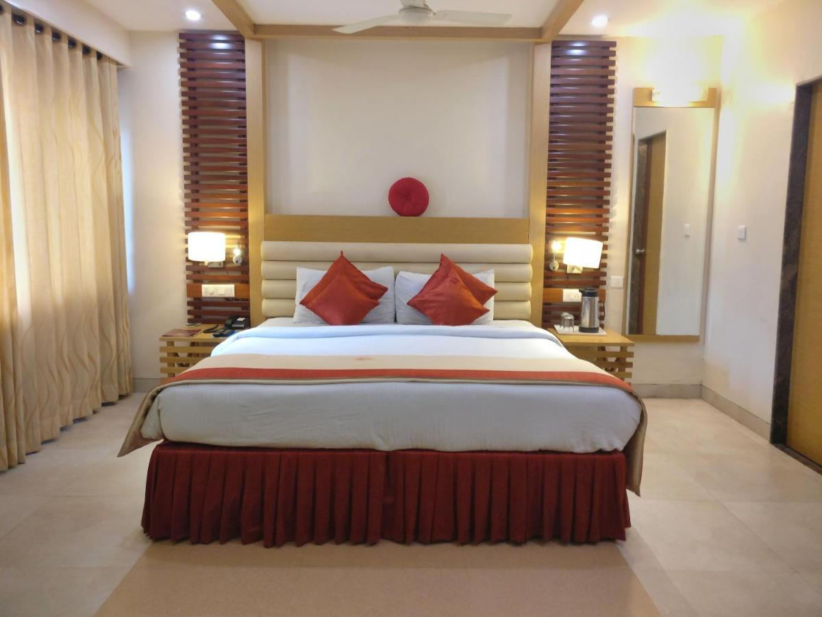 Hotel Mb International Palace Side Mysore Εξωτερικό φωτογραφία