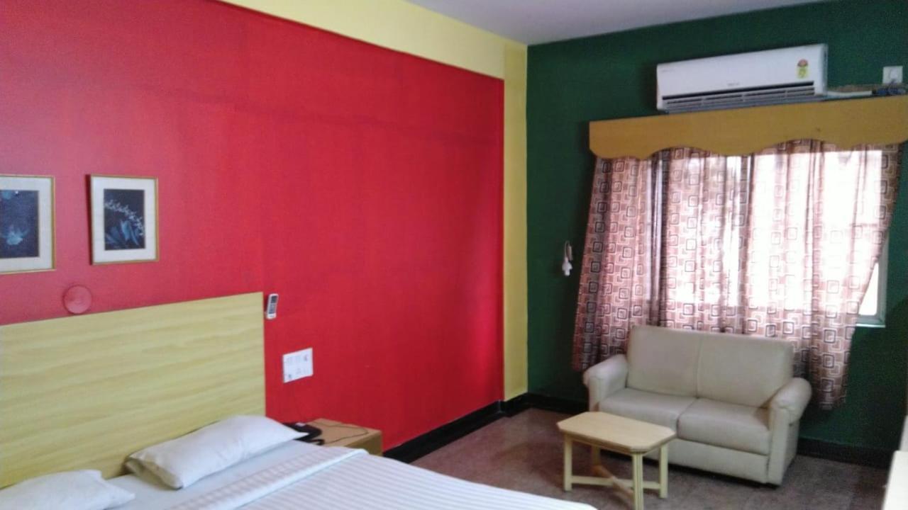 Hotel Mb International Palace Side Mysore Εξωτερικό φωτογραφία